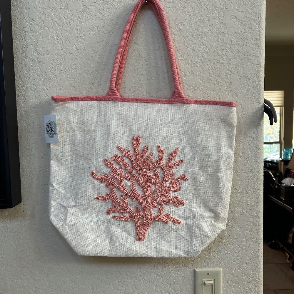 Two’s Company Coral Reef Beach Bag. NWT